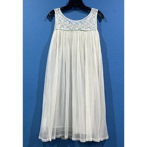 Vintage 1960s White Double Layer Crystal Pleated Embroidered Nightgown Small